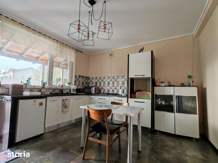 Casă cu 5 camere cu Teren 486 Mp în Central