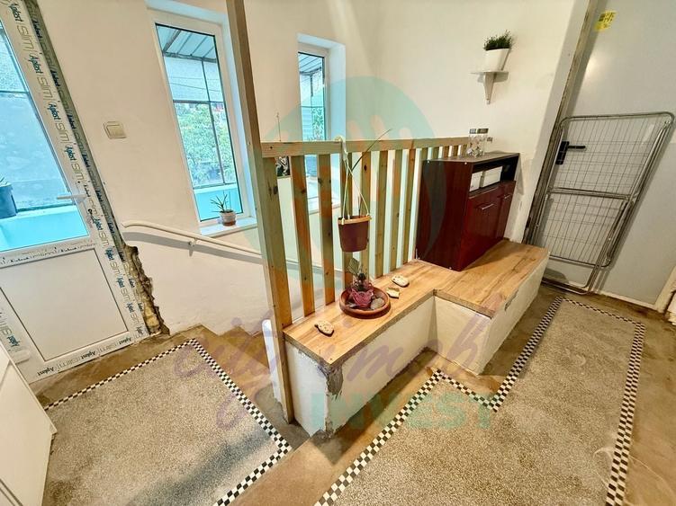 Apartament cu 3 camere semidecomandat, mobilat în Calea Călărașilor