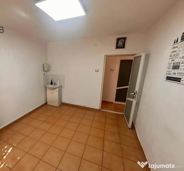 Apartament cu 4 camere decomandat în E3