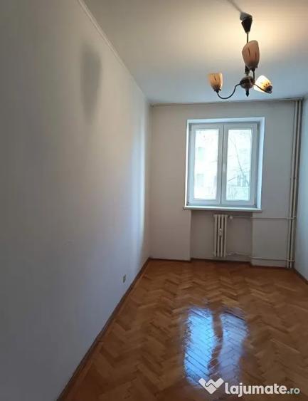 Apartament cu 3 camere decomandat în George Enescu