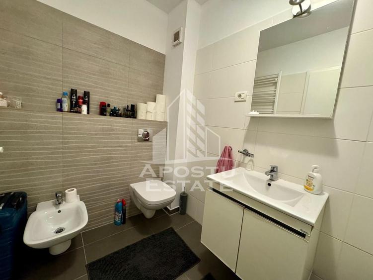 Apartament cu 3 camere decomandat, mobilat în Tipografilor