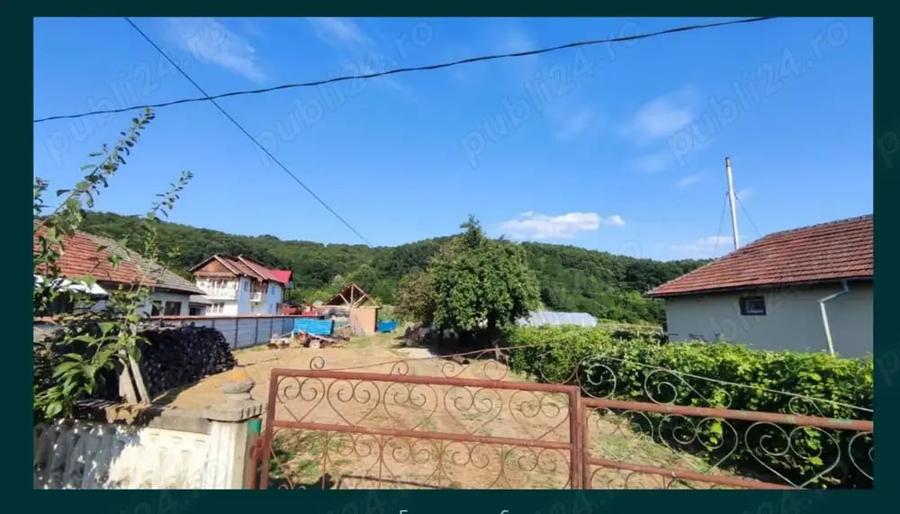 Casă cu 2 camere cu Teren 3623 Mp în Țicleni