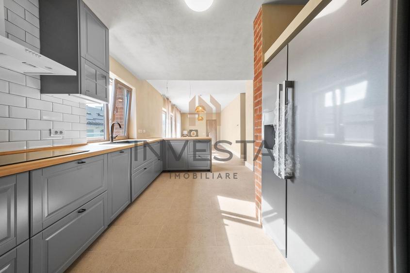 Penthouse cu 3 camere semidecomandat, mobilat în Borhanci