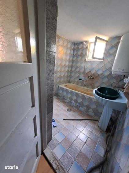 Casă cu 4 camere cu Teren 714 Mp în Davidești