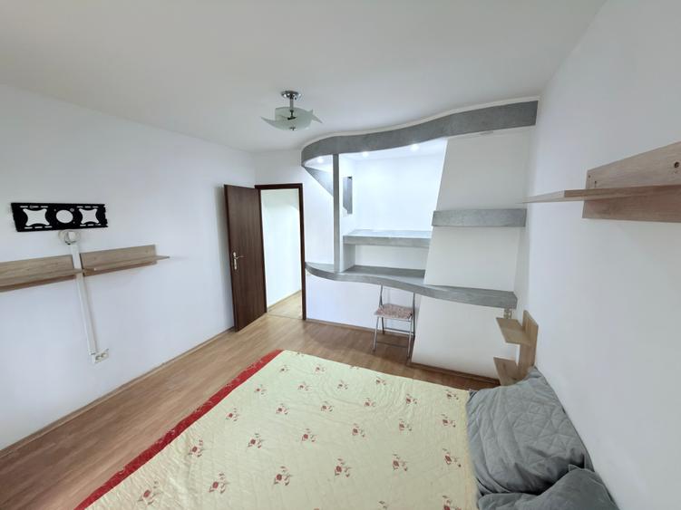Apartament cu 3 camere decomandat în Central