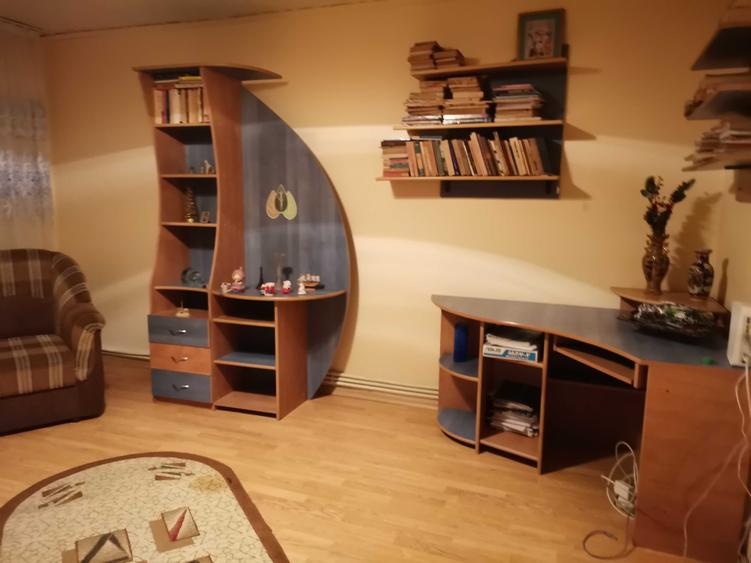 Apartament cu 2 camere semidecomandat, mobilat în Central