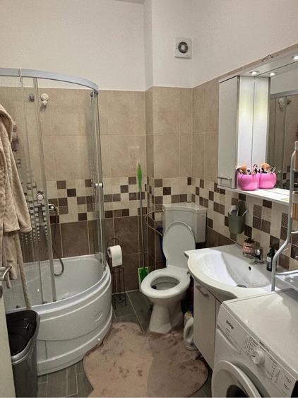 Garsonieră decomandată în Apărătorii Patriei