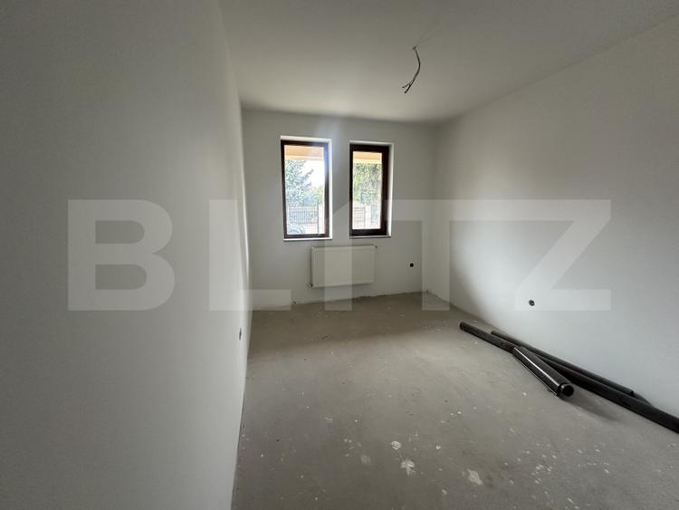 Apartament cu 3 camere semidecomandat în Aurel Vlaicu