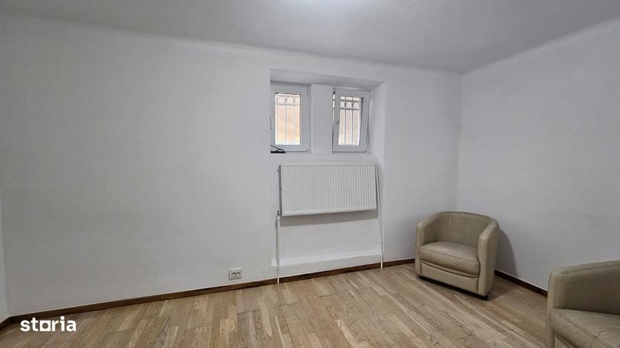 Apartament cu 4 camere în Aviatorilor