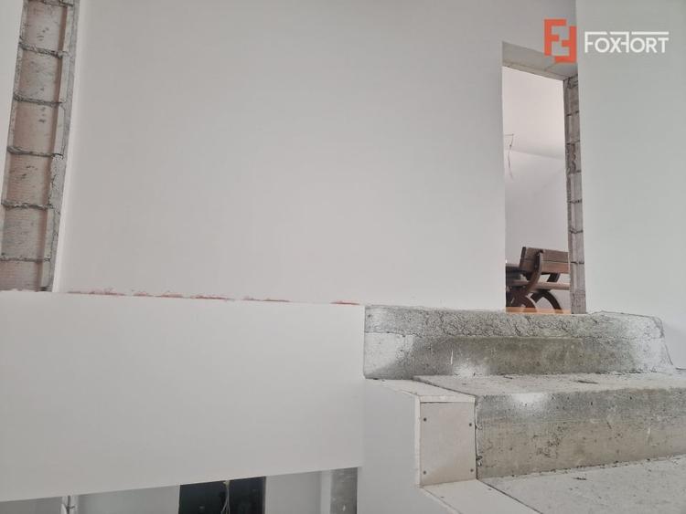 Casă individuală cu 5 camere cu Teren 617 Mp în Moșnița Veche
