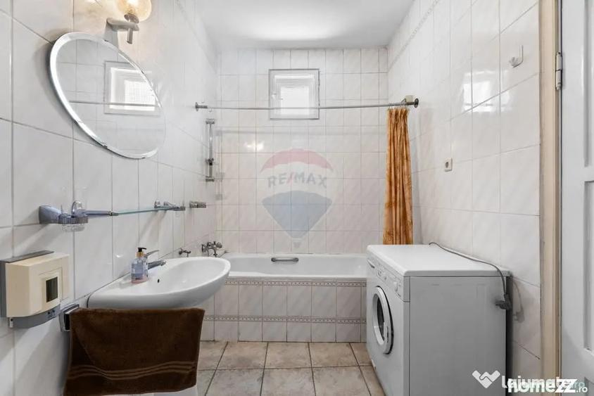 Casă cu 3 camere cu Teren 320 Mp în Intim