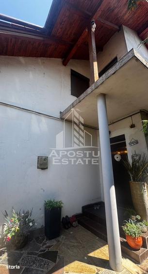 Casă cu 4 camere în Mehala