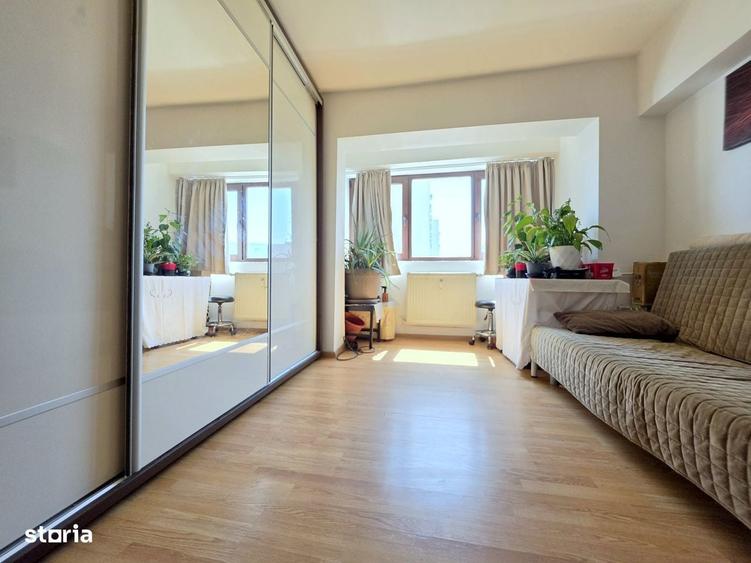 Apartament cu 4 camere decomandat în Vitan