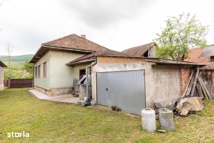 Casă cu 3 camere cu Teren 1500 Mp în Căpușu Mare