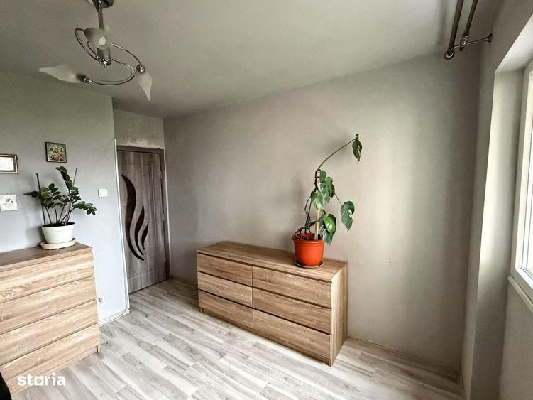 Apartament cu 3 camere decomandat în Republicii