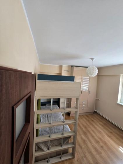 Apartament cu 3 camere decomandat în ICIL