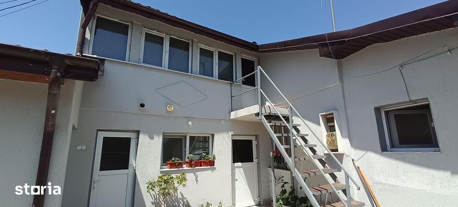 Casă cu 3 camere cu Teren 155 Mp în Bariera Vâlcii