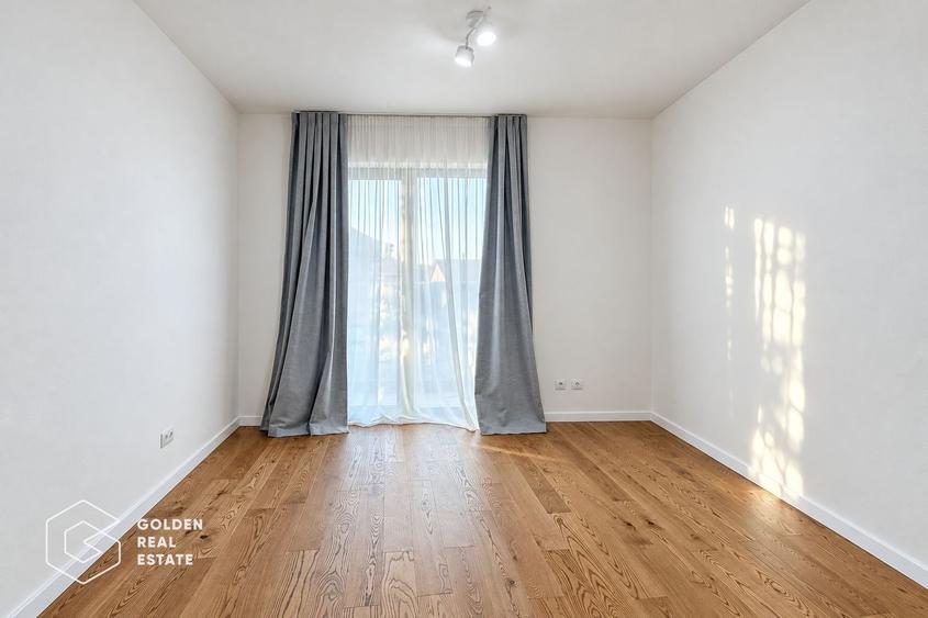Casă individuală cu 4 camere cu Canalizare în Micălaca