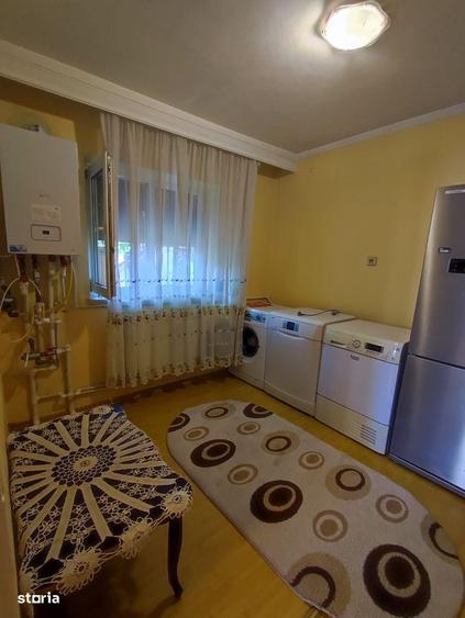 Casă cu 3 camere semidecomandat în Viile Noi