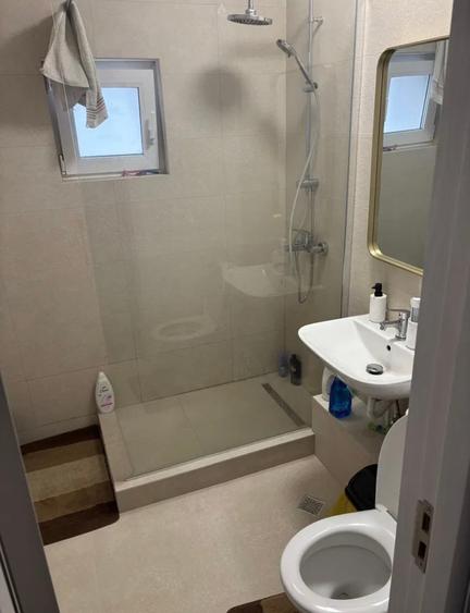 Apartament cu 2 camere semidecomandat în Gorjului