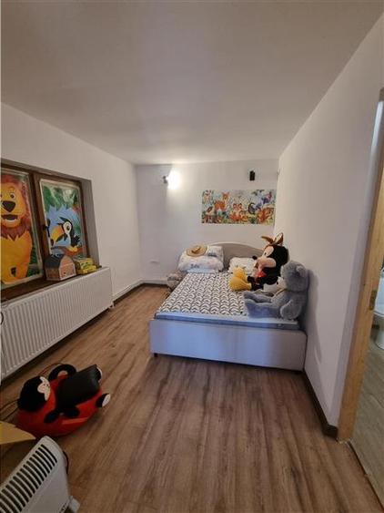 Casă individuală cu 5 camere cu Canalizare în Nanov