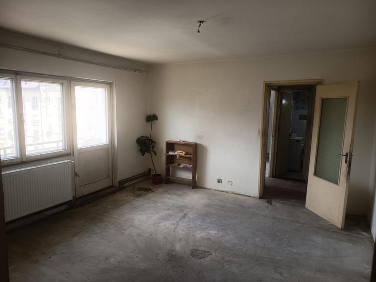 Apartament cu 2 camere semidecomandat în Sânleani