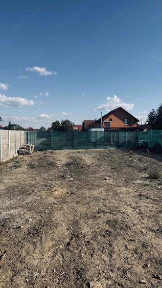 Casă cu 3 camere cu Teren 508 Mp în Sânmihaiu Român