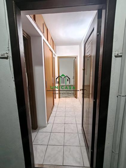 Apartament cu 2 camere decomandat în Căzănești (Râmnicu Vâlcea)