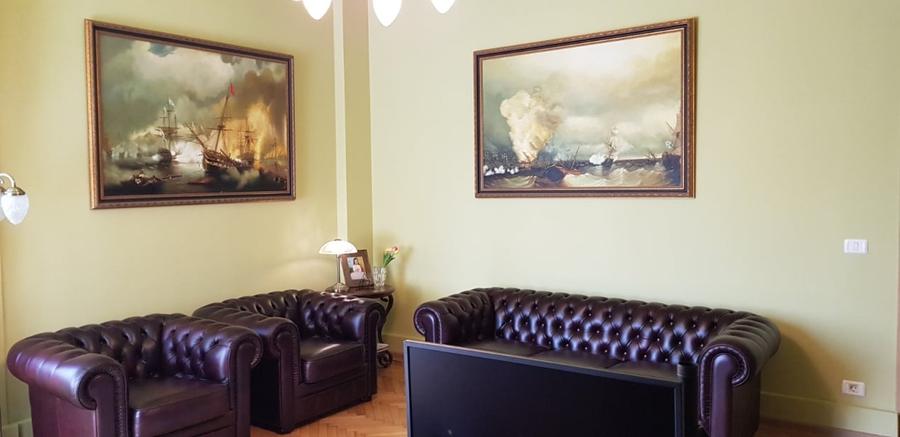 Apartament cu 5 camere decomandat, mobilat în Punctele Cardinale