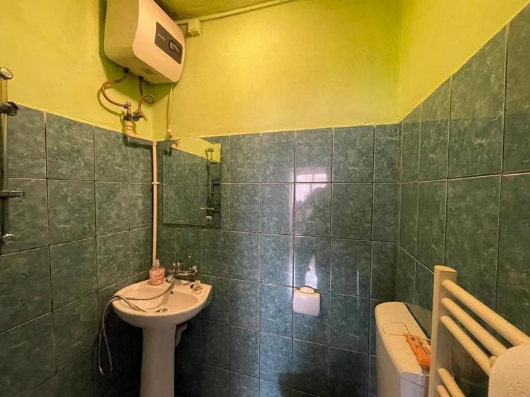 Casă cu 5 camere cu Teren 479 Mp în Ghiroda