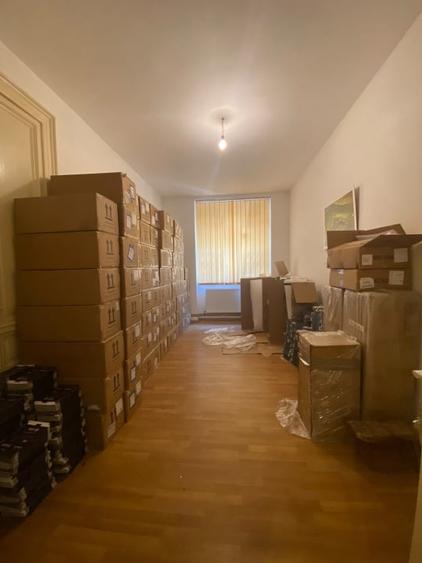 Casă individuală cu 5 camere cu Canalizare în Central