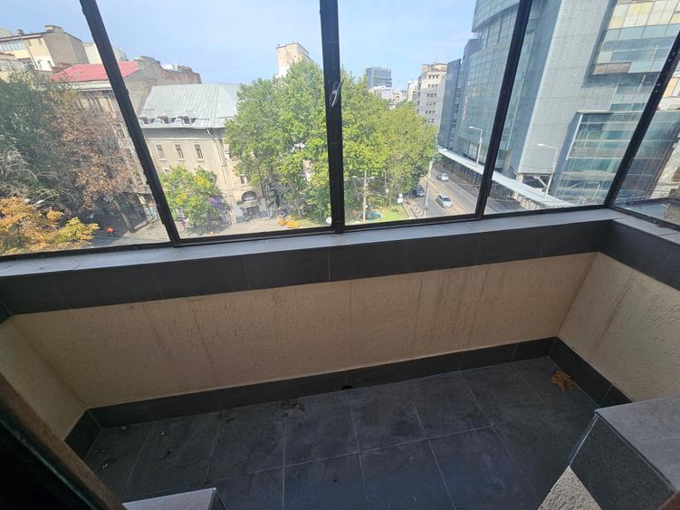 Apartament cu 4 camere decomandat în Armeneasca