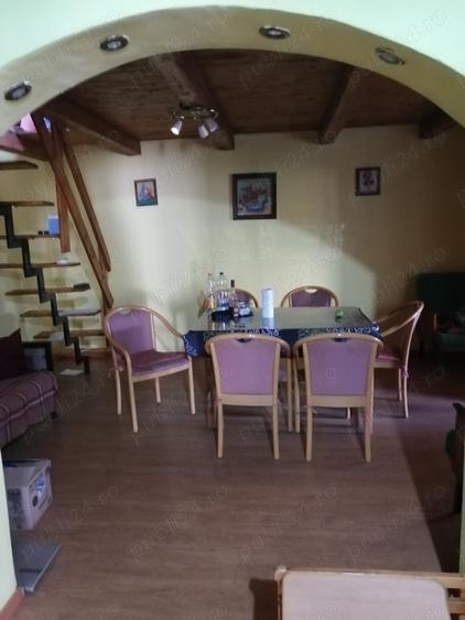 Casă cu 4 camere în Vânători