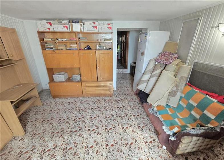 Apartament cu 5 camere decomandat, mobilat în Cug