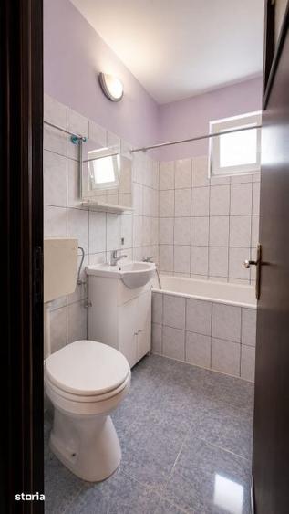Apartament cu 3 camere semidecomandat în Central