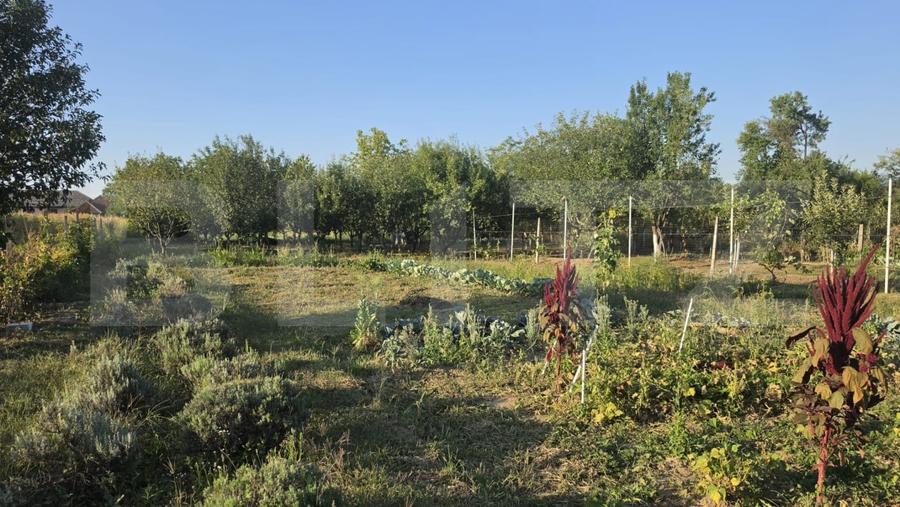 Casă individuală cu 4 camere cu Garaj în Pomi