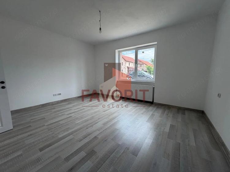 Casă cu Teren 480 Mp în Utvin