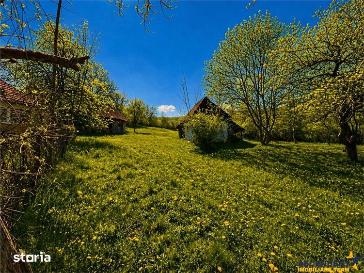 Casă cu 2 camere cu Teren 3400 Mp în Acățari