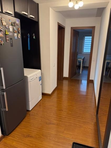 Apartament cu 3 camere decomandat, mobilat în Păcii