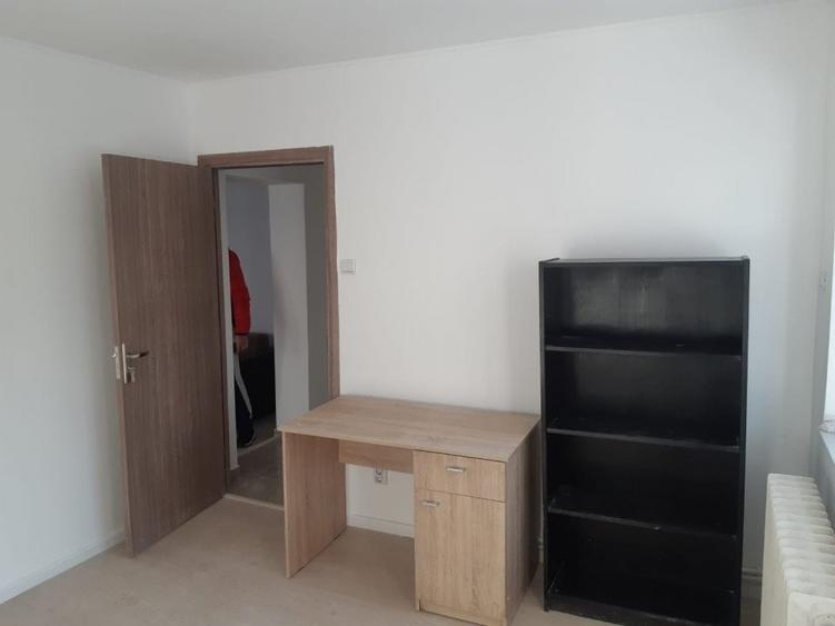 Apartament cu 2 camere, etaj 1/4, zona Tatarasi - 4