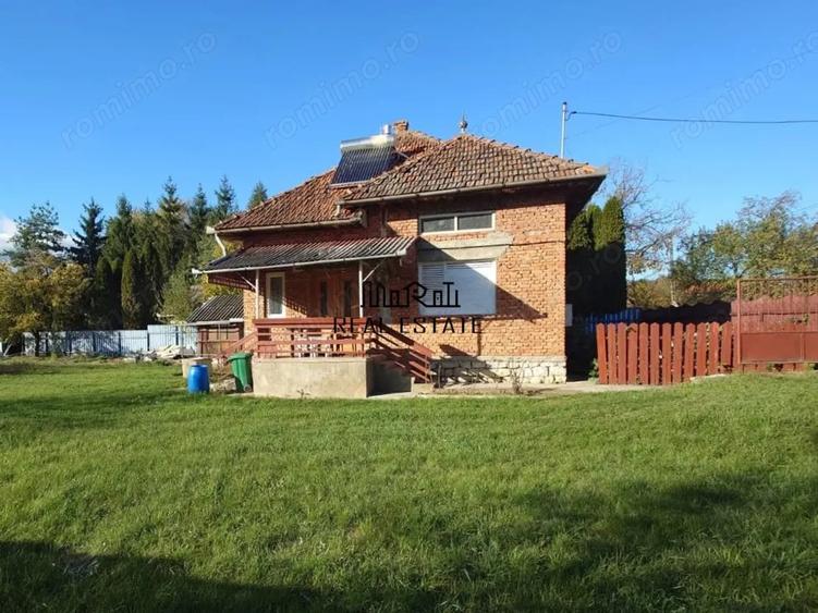 Casă cu 2 camere cu Teren 1088 Mp în Vața de Jos