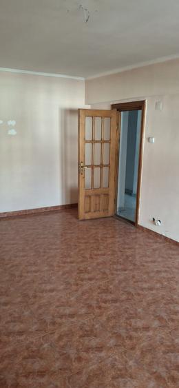Apartament cu 3 camere decomandat în Brăilei