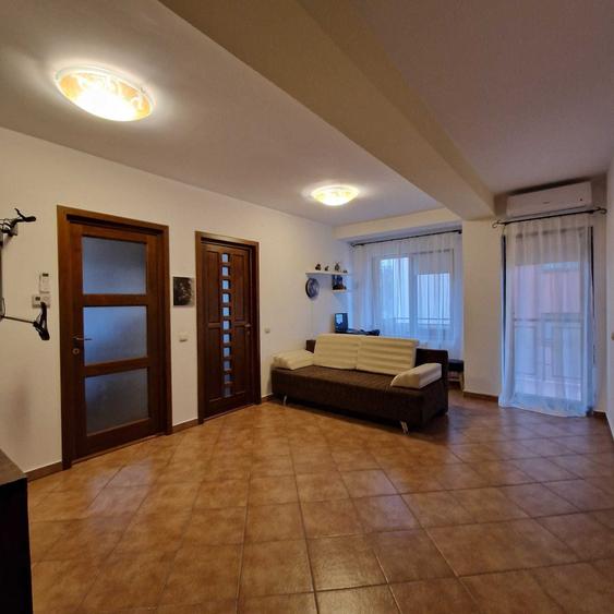 Apartament cu 2 camere semidecomandat în Florești