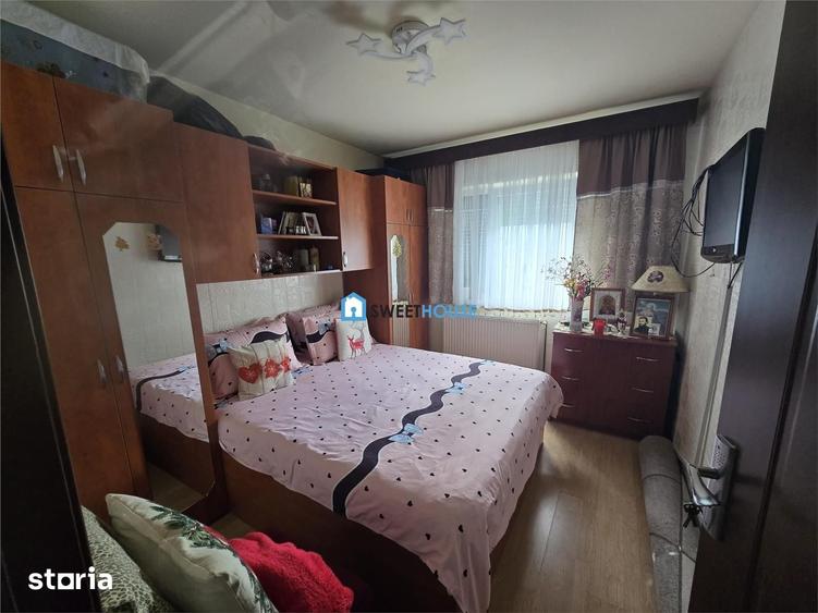 Apartament cu 4 camere decomandat în Central