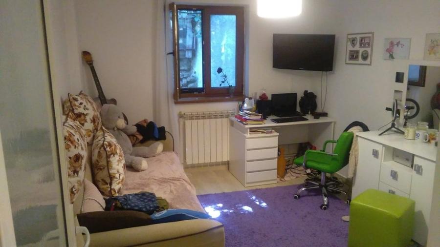 Casă individuală cu 6 camere cu Canalizare în Sărărie