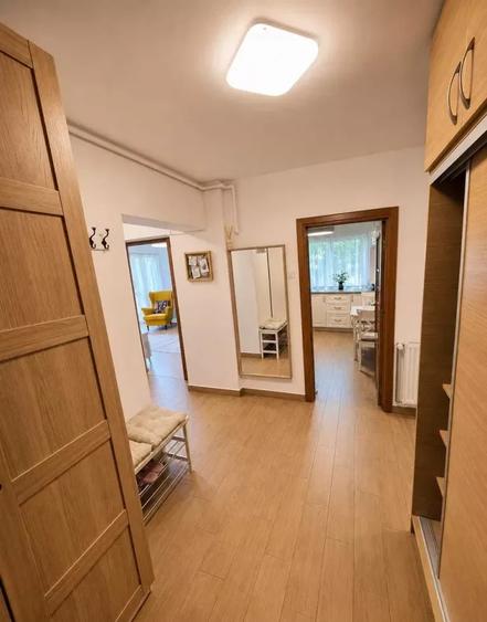 Apartament cu 3 camere decomandat, mobilat în Drumul Taberei