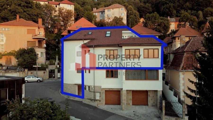 Apartament cu 4 camere decomandat în Central