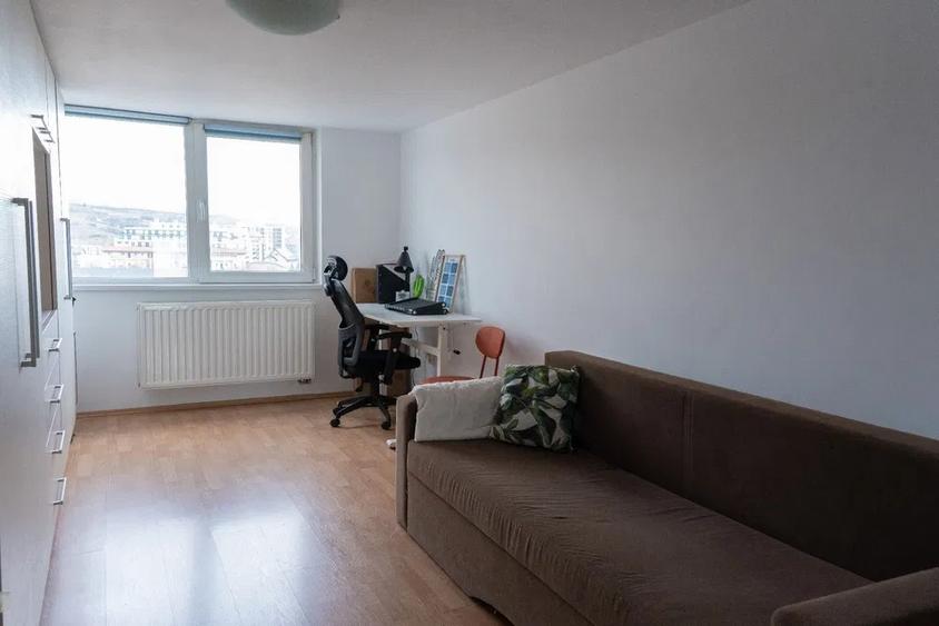 Apartament cu 3 camere decomandat, mobilat în Iris