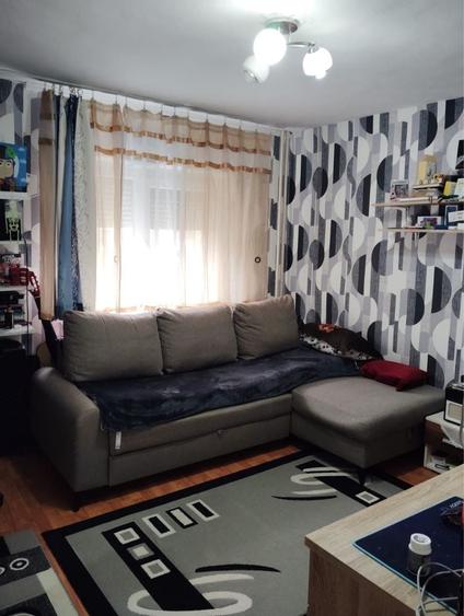 Apartament cu 3 camere decomandat în Exterior Vest