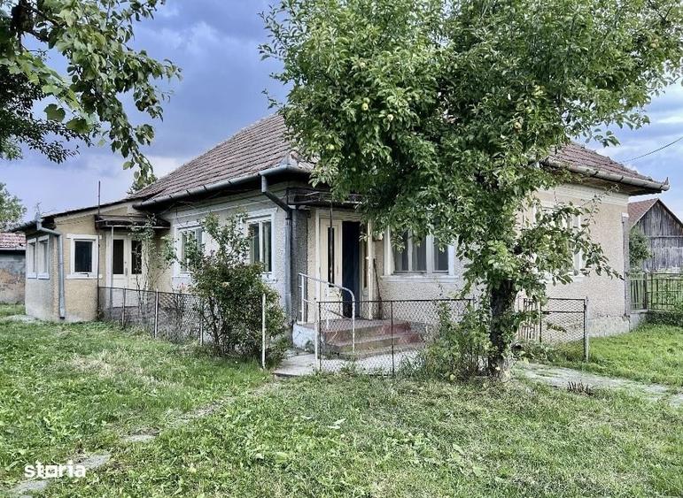 Casă cu 2 camere cu Teren 1642 Mp în Bonț